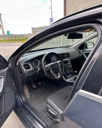 Volvo V60 cena 32500 przebieg: 248000, rok produkcji 2011 z Rypin małe 277